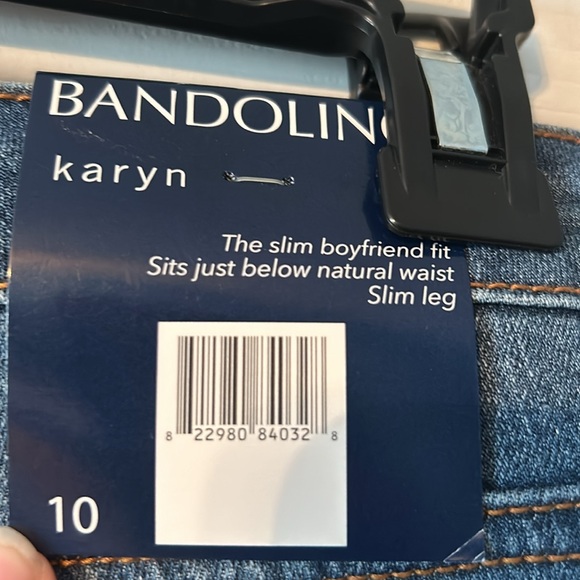 Bandolino Boyfriend Style Jeans - Picture 5 of 7